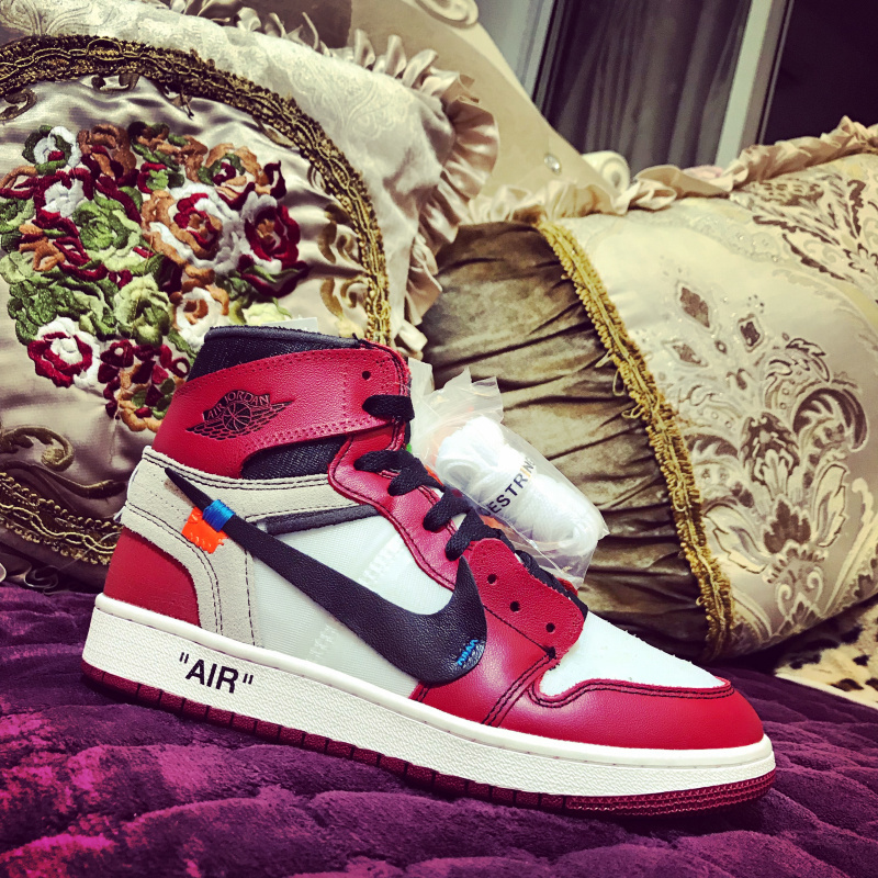 OFF-WHITE x Air Jordan 1 