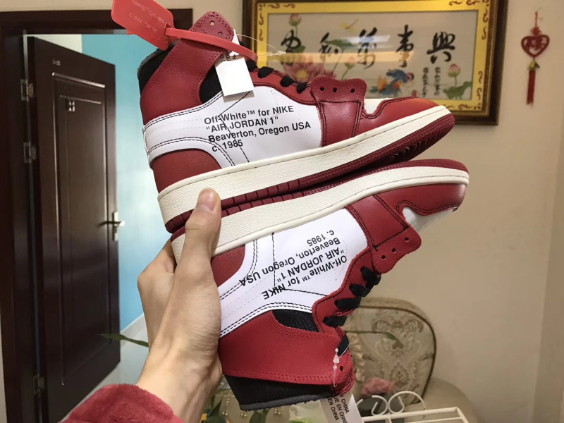 OFF-WHITE x Air Jordan 1 